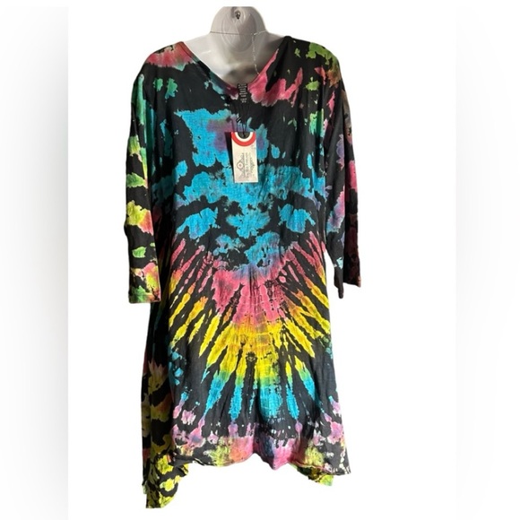 NWT. Sacred Threads Tunic Blouse. Onesize. BL/RD 1. 222461 - Picture 2 of 4